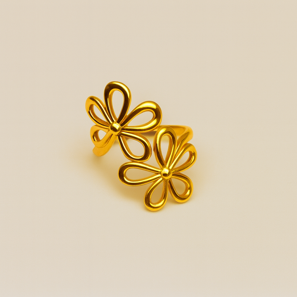 Daisy Bloom 18k Gold Adjustable Ring
