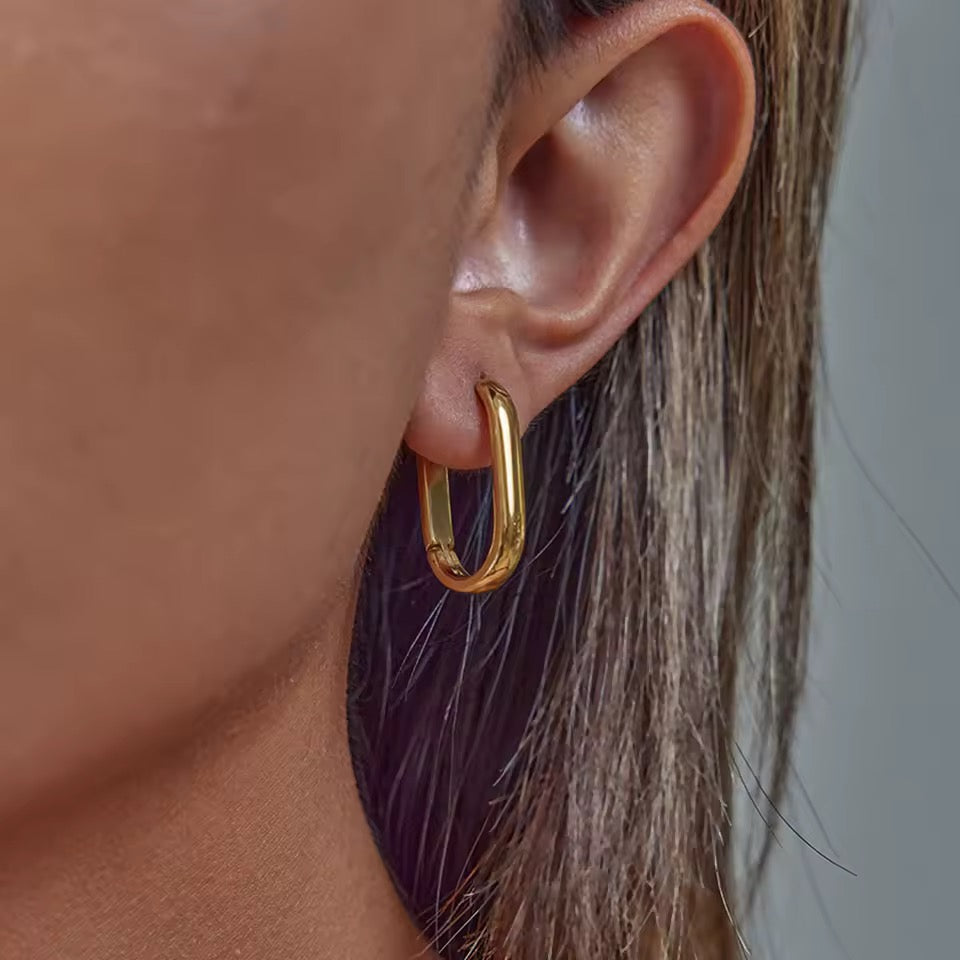 Oval Line 18k Gold Earrings
