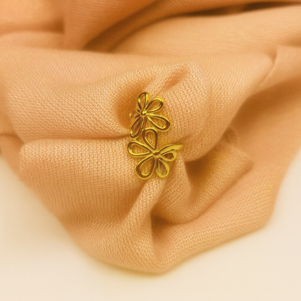 Daisy Bloom 18k Gold Adjustable Ring
